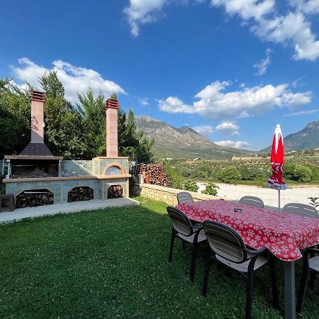 River Escape Villa - Private Beach, Scenic View & Bbq Tepelene Exterior foto